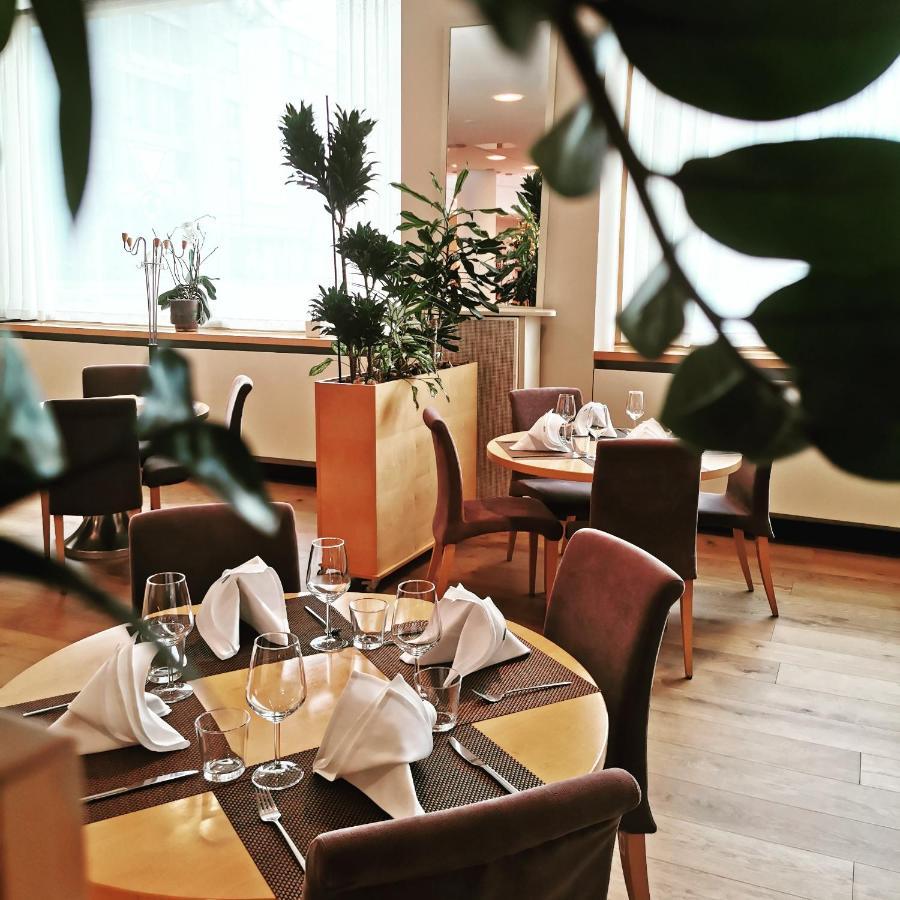 City Hotel Lubiana Esterno foto Restaurant interior