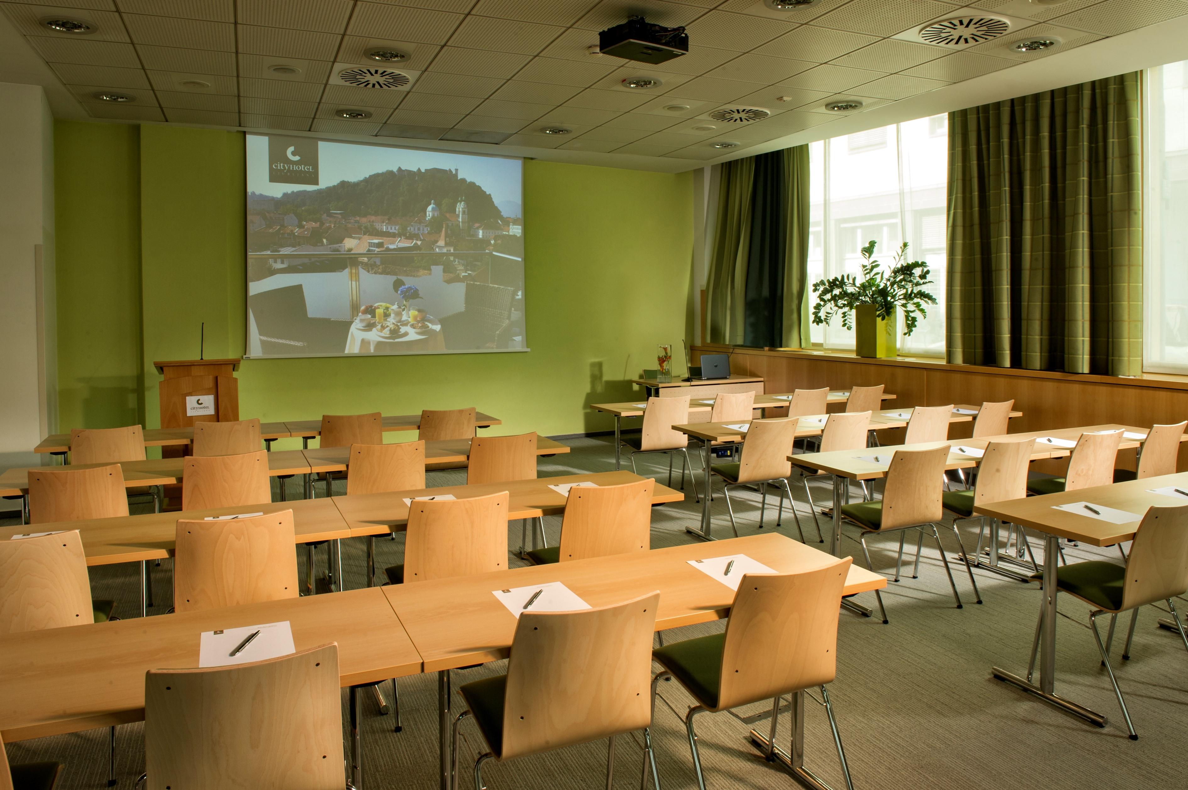 City Hotel Lubiana Esterno foto Meeting room