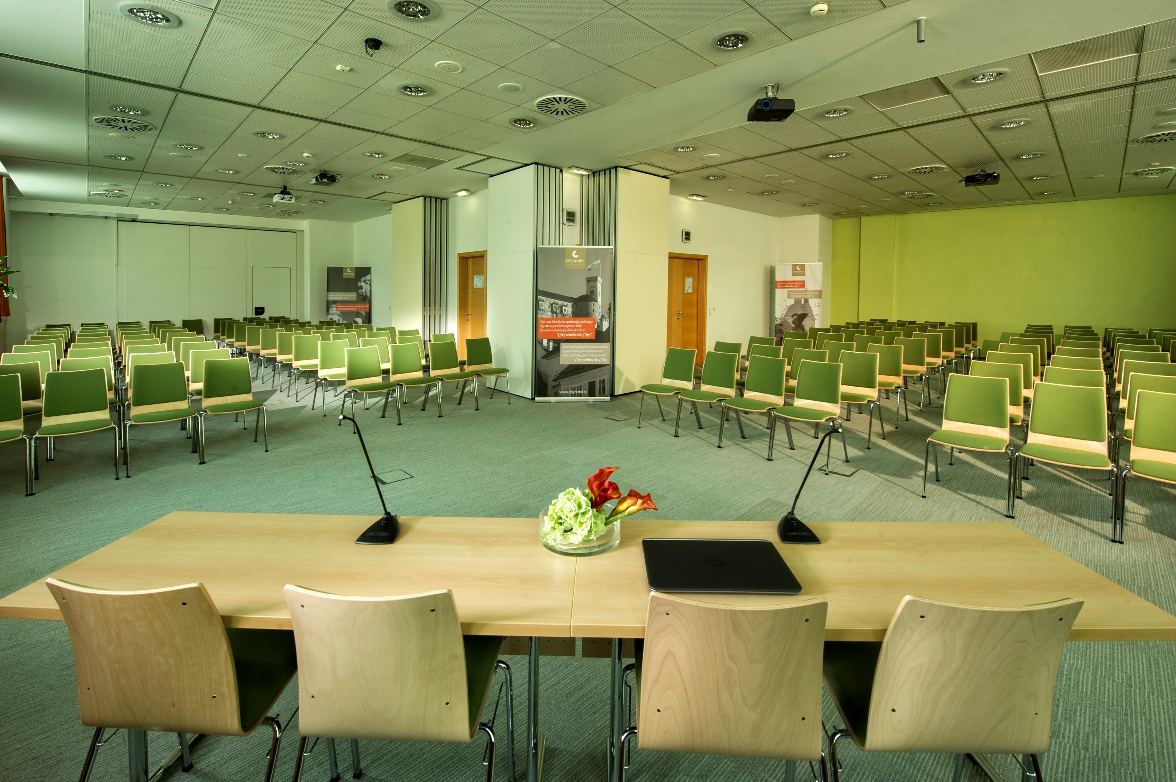City Hotel Lubiana Esterno foto The conference hall of the hotel