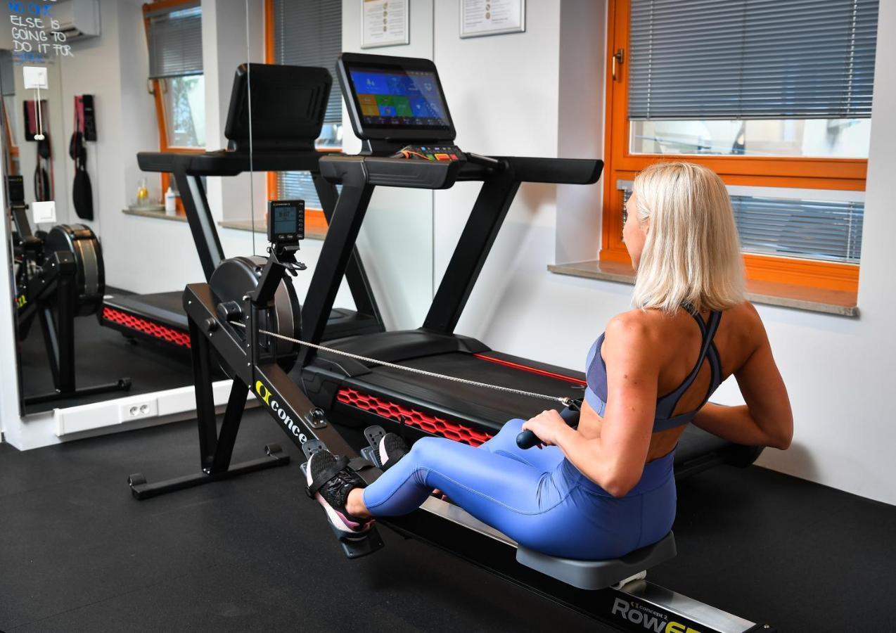 City Hotel Lubiana Esterno foto Rowing