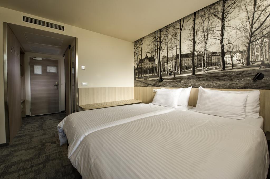 City Hotel Lubiana Esterno foto